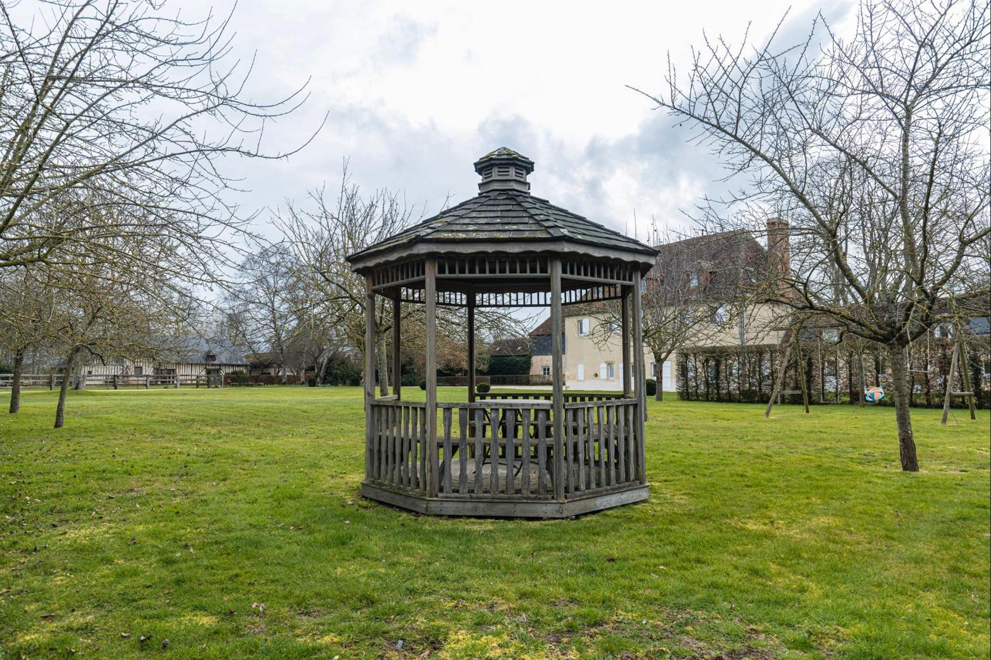 Bagatelle Avec Jardin Et Piscine Chauffee Villa Bieville-en-Auge Exterior photo